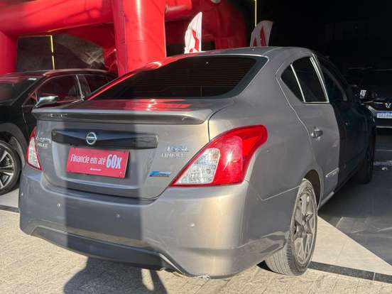 NISSAN-VERSA-2016