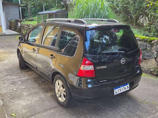 NISSAN-LIVINA-2012