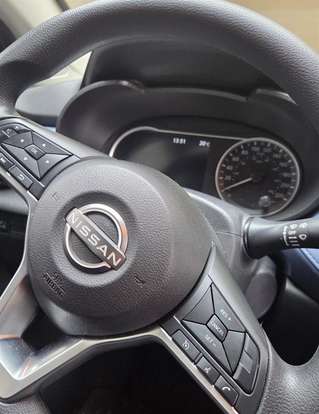 NISSAN-VERSA-2023