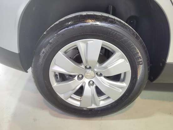 PEUGEOT-2008-1.6 16V FLEX ALLURE 4P AUTOMÁTICO PEUGEOT-2008-2016