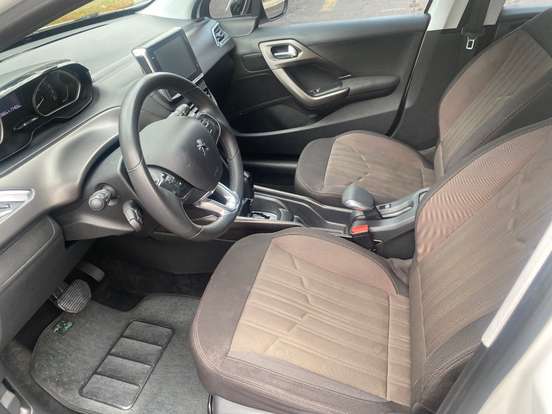 PEUGEOT-2008-1.6 16V FLEX GRIFFE 4P AUTOMÁTICO PEUGEOT-2008-2018