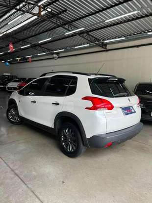 PEUGEOT-2008-2021
