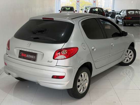 PEUGEOT-207-2011