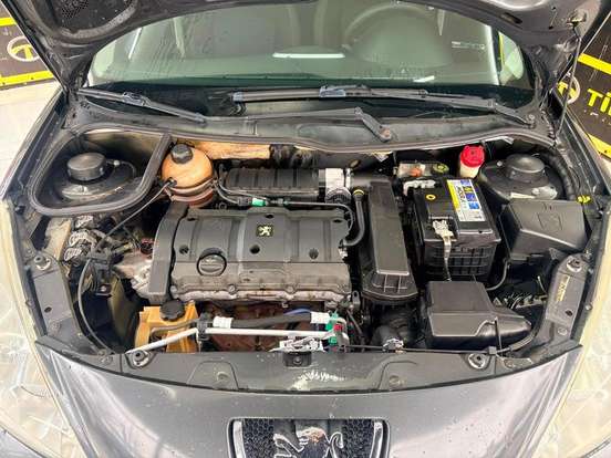 PEUGEOT-207-2011
