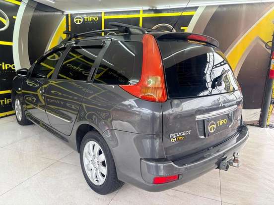 PEUGEOT-207-1.6 XS 16V FLEX 4P AUTOMÁTICO PEUGEOT-207-2011