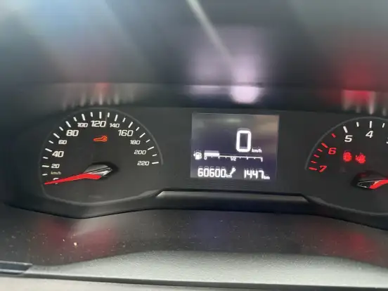 PEUGEOT-208-2023
