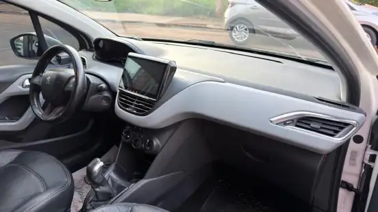 PEUGEOT-208-2014