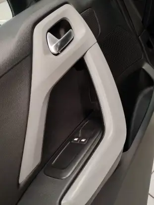 PEUGEOT-208-2013