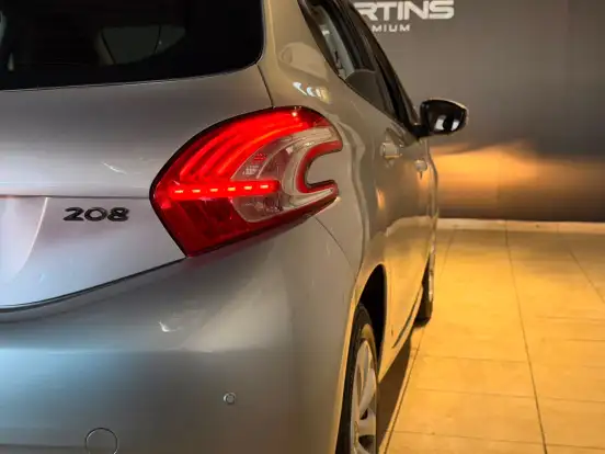 PEUGEOT-208-2013