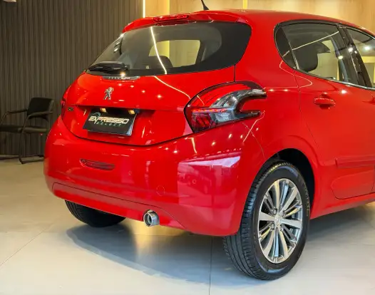 PEUGEOT-208-2018