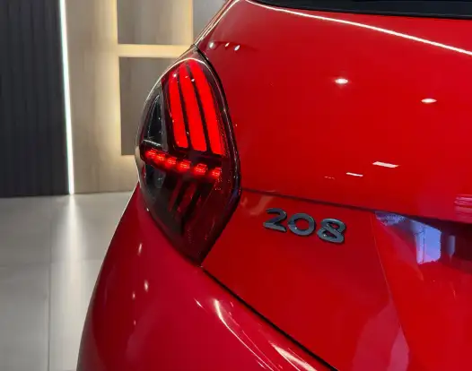 PEUGEOT-208-2018