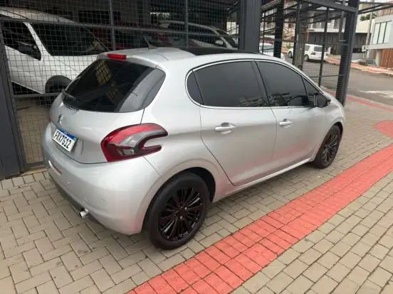 PEUGEOT-208-1.6 GRIFFE 16V FLEX 4P AUTOMÁTICO PEUGEOT-208-2016
