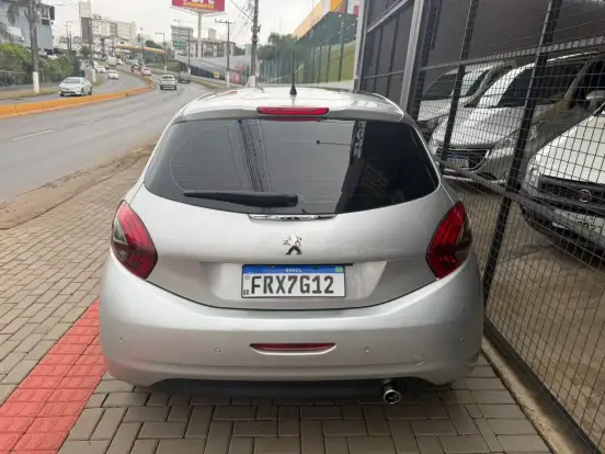 PEUGEOT-208-1.6 GRIFFE 16V FLEX 4P AUTOMÁTICO PEUGEOT-208-2016