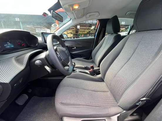 PEUGEOT-208-2023