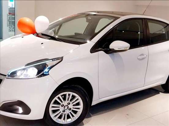 PEUGEOT-208-2018