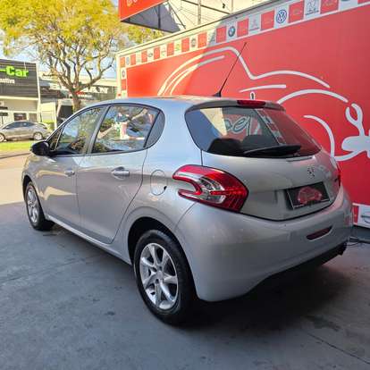 PEUGEOT-208-2016
