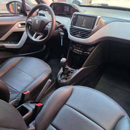 PEUGEOT-208-2016