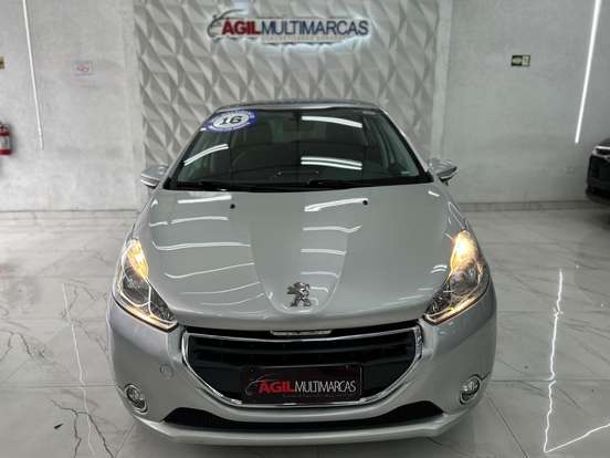 PEUGEOT-208-2015