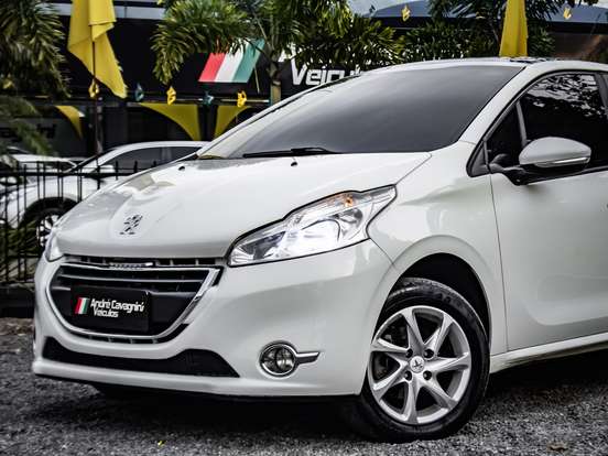 PEUGEOT-208-2013