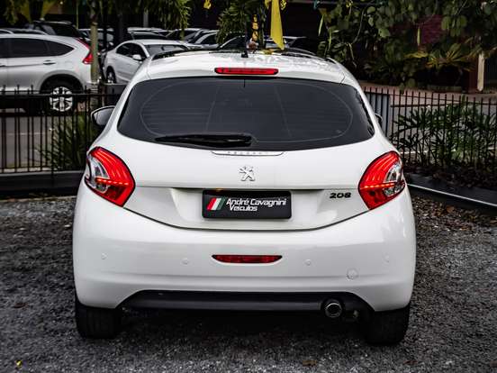 PEUGEOT-208-2013