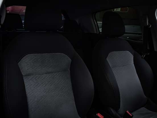 PEUGEOT-208-2013