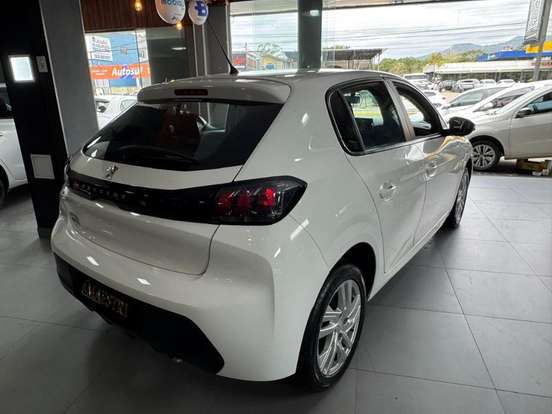 PEUGEOT-208-2022