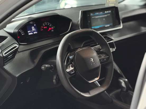 PEUGEOT-208-2022