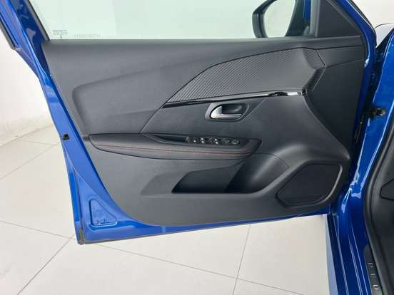 PEUGEOT-208-2023