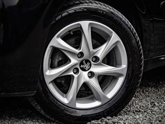 PEUGEOT-208-1.6 ACTIVE PACK 16V FLEX 4P AUTOMÁTICO PEUGEOT-208-2015