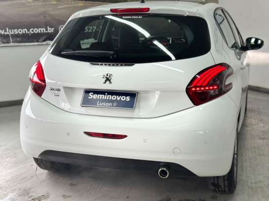PEUGEOT-208-2017