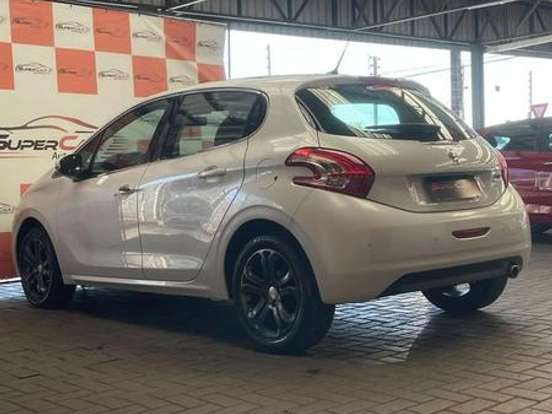 PEUGEOT-208-1.6 GRIFFE 16V FLEX 4P AUTOMÁTICO PEUGEOT-208-2015