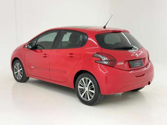 PEUGEOT-208-2019