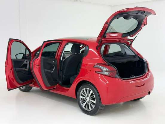 PEUGEOT-208-2019