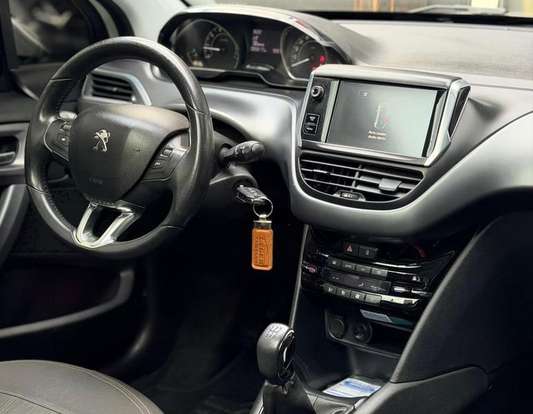 PEUGEOT-208-1.6 GRIFFE 16V FLEX 4P MANUAL PEUGEOT-208-2015