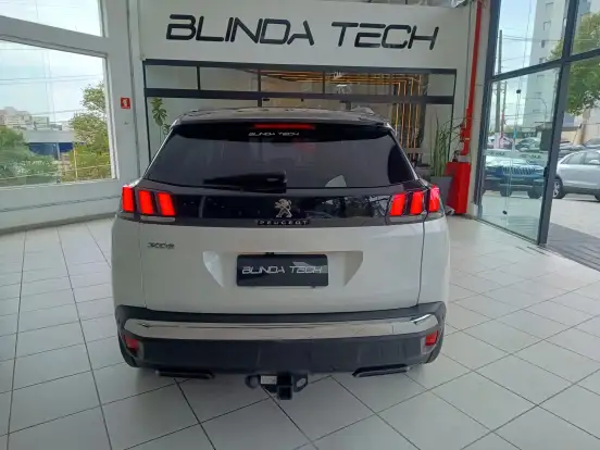 PEUGEOT-3008-2020
