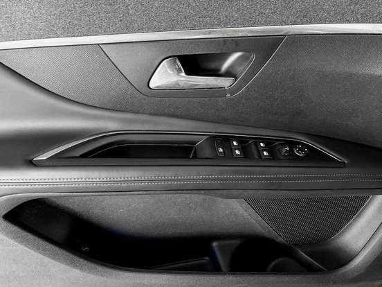 PEUGEOT-3008-1.6 GRIFFE THP 16V GASOLINA 4P AUTOMÁTICO PEUGEOT-3008-2018