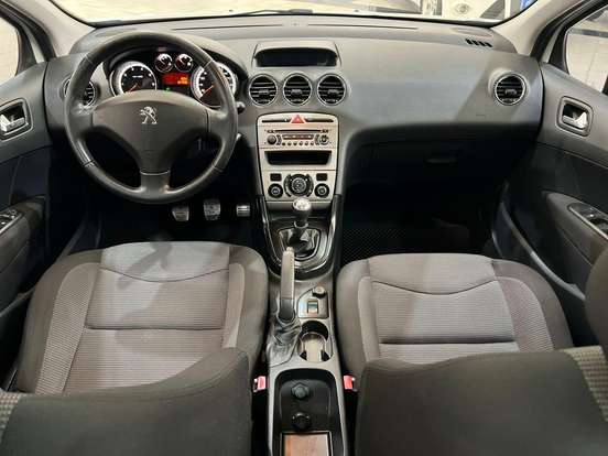 PEUGEOT-308-2015