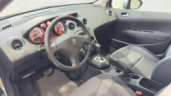 PEUGEOT-408-2018