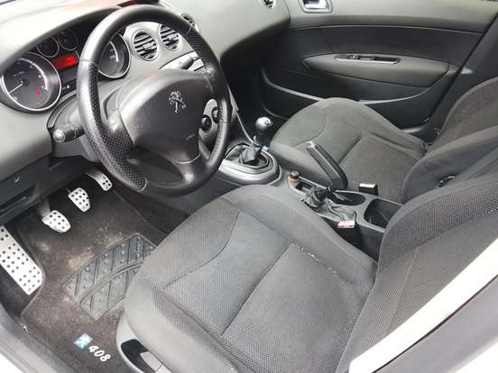 PEUGEOT-408-2011
