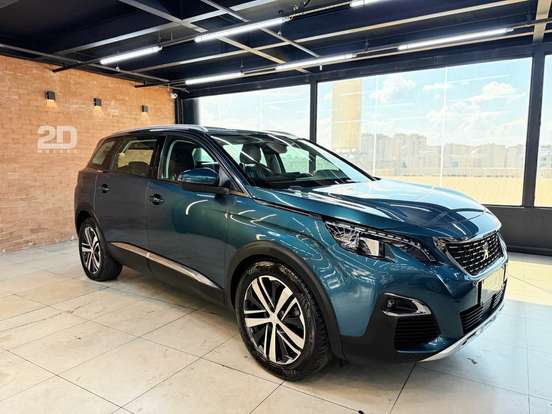PEUGEOT-5008-2018