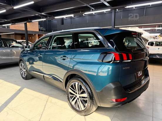 PEUGEOT-5008-1.6 GRIFFE THP 16V GASOLINA 4P AUTOMÁTICO PEUGEOT-5008-2018