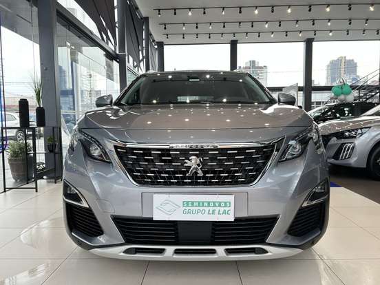 PEUGEOT-5008-2018