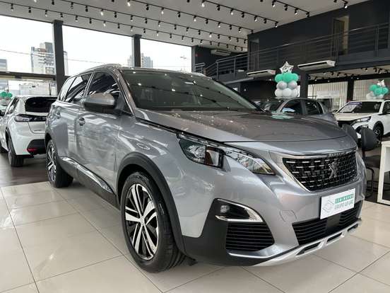 PEUGEOT-5008-2018