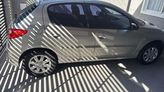 PEUGEOT-207-2009