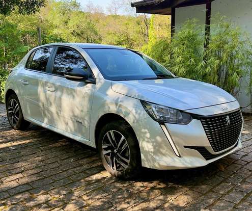 PEUGEOT-208-2024