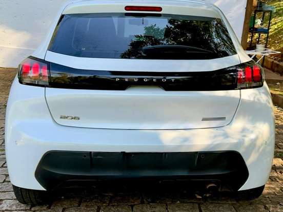 PEUGEOT-208-1.0 TURBO 200 FLEX ALLURE CVT PEUGEOT-208-2024