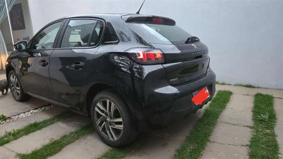 PEUGEOT-208-2020