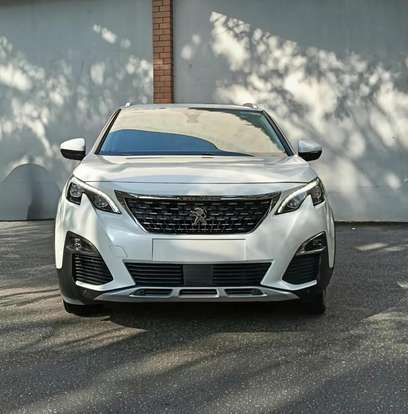 PEUGEOT-3008-2017