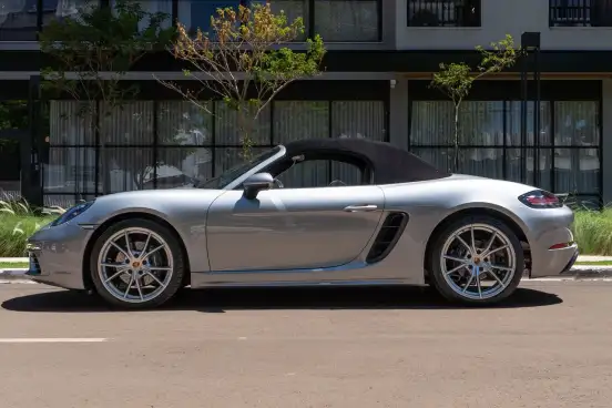 PORSCHE-718-2023