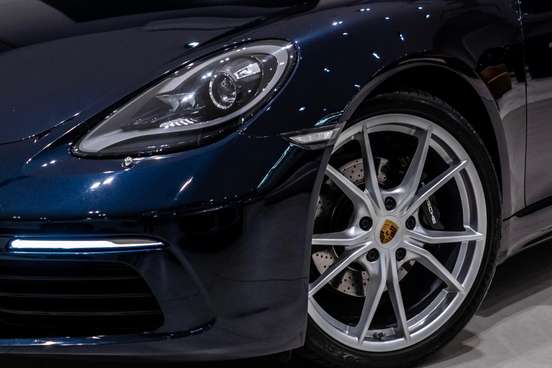 PORSCHE-718-2021